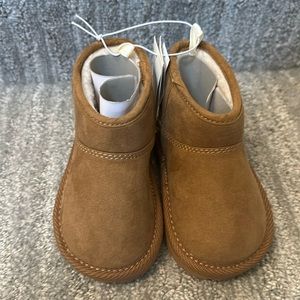 Brand new Baby GAP winter boots.